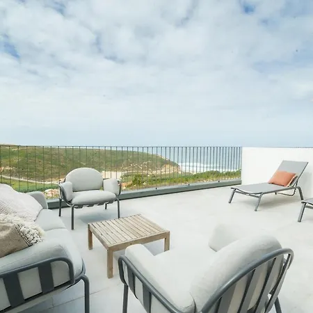Bright & Stylish Retreat By The Sea Near Ericeira דירה *